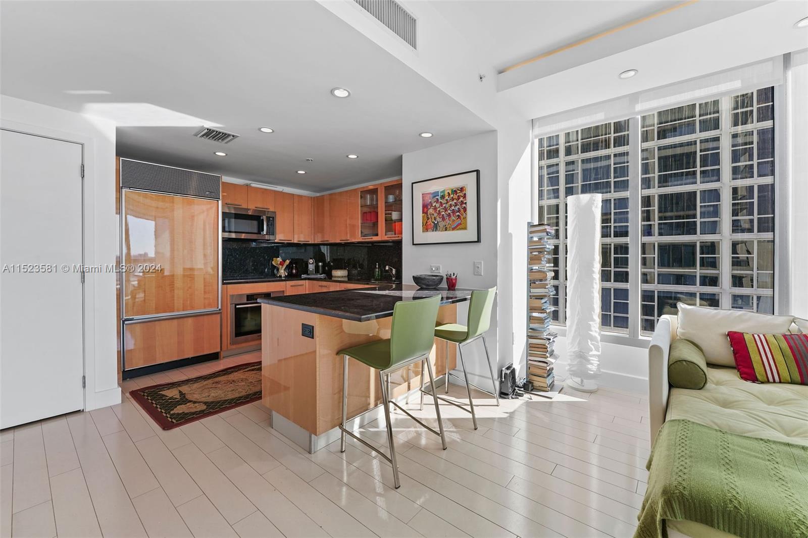 6899 Collins Ave Unit: 1209