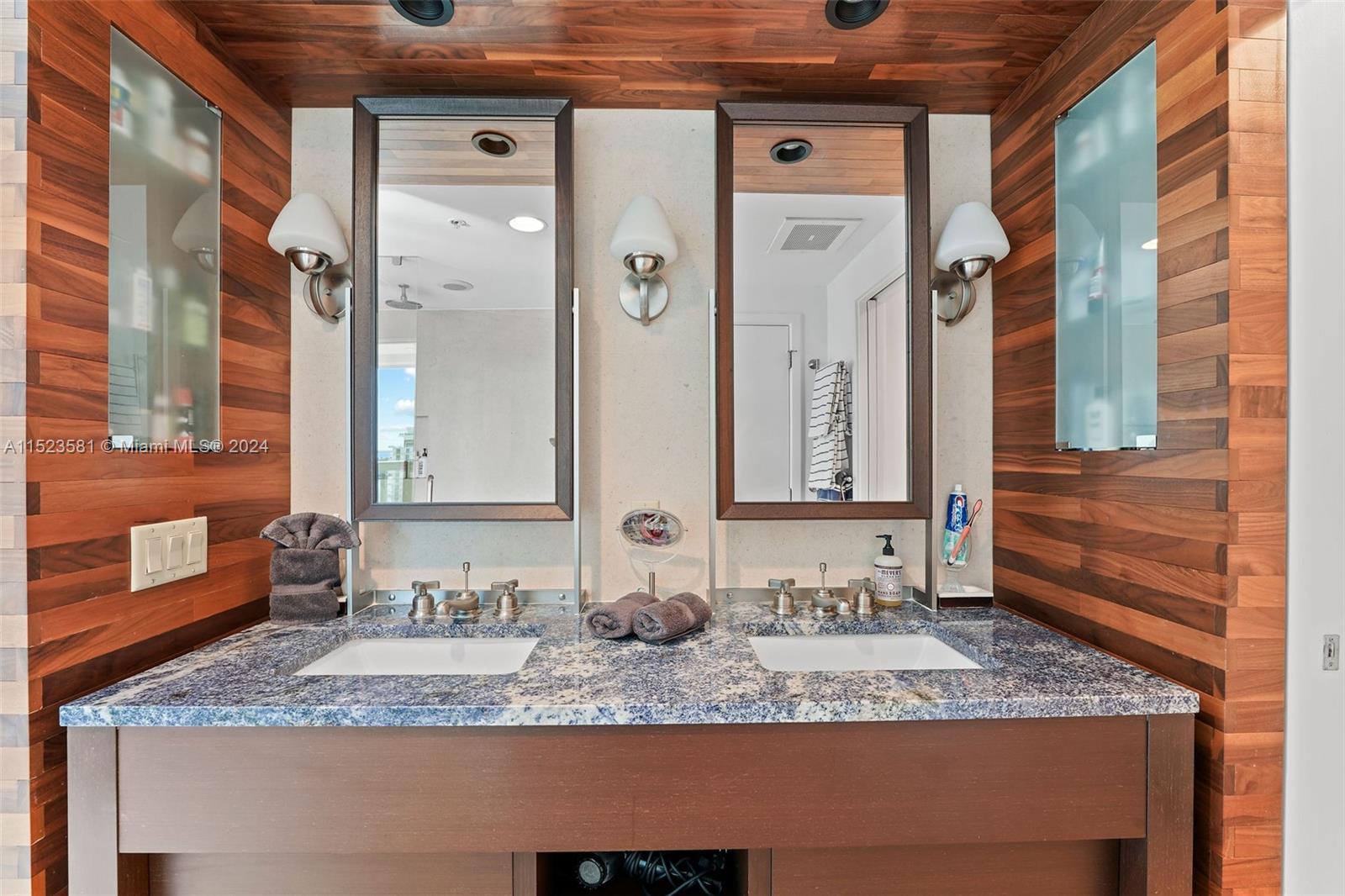6899 Collins Ave Unit: 1209