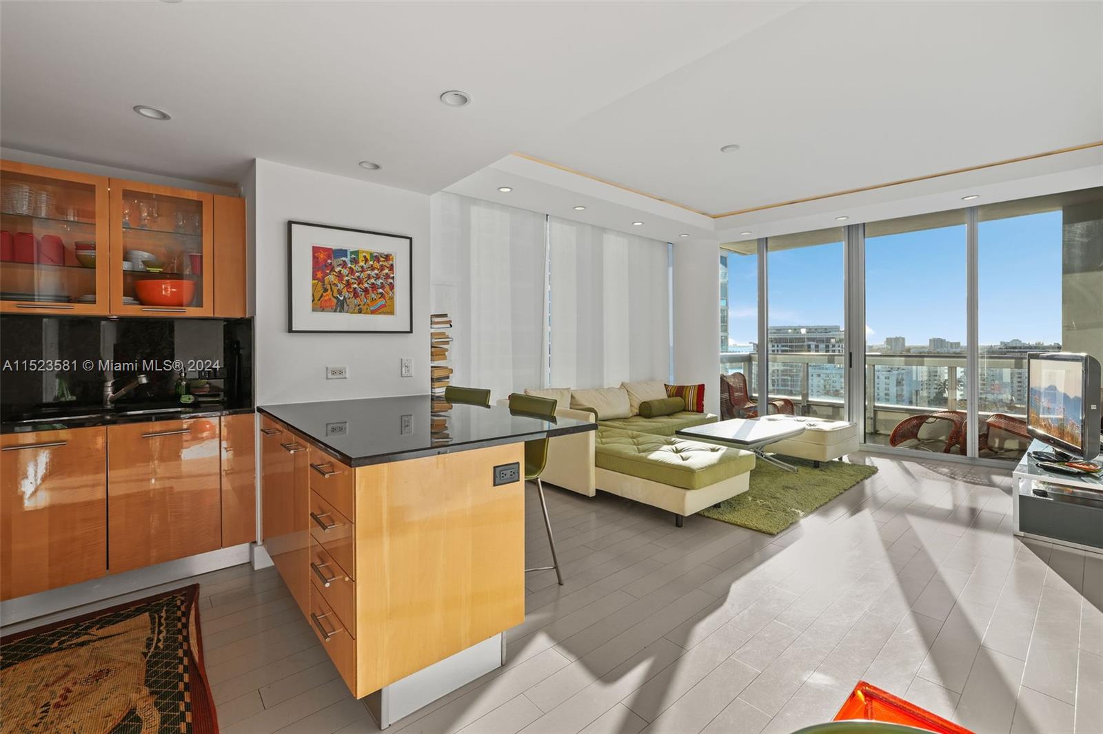 6899 Collins Ave Unit: 1209