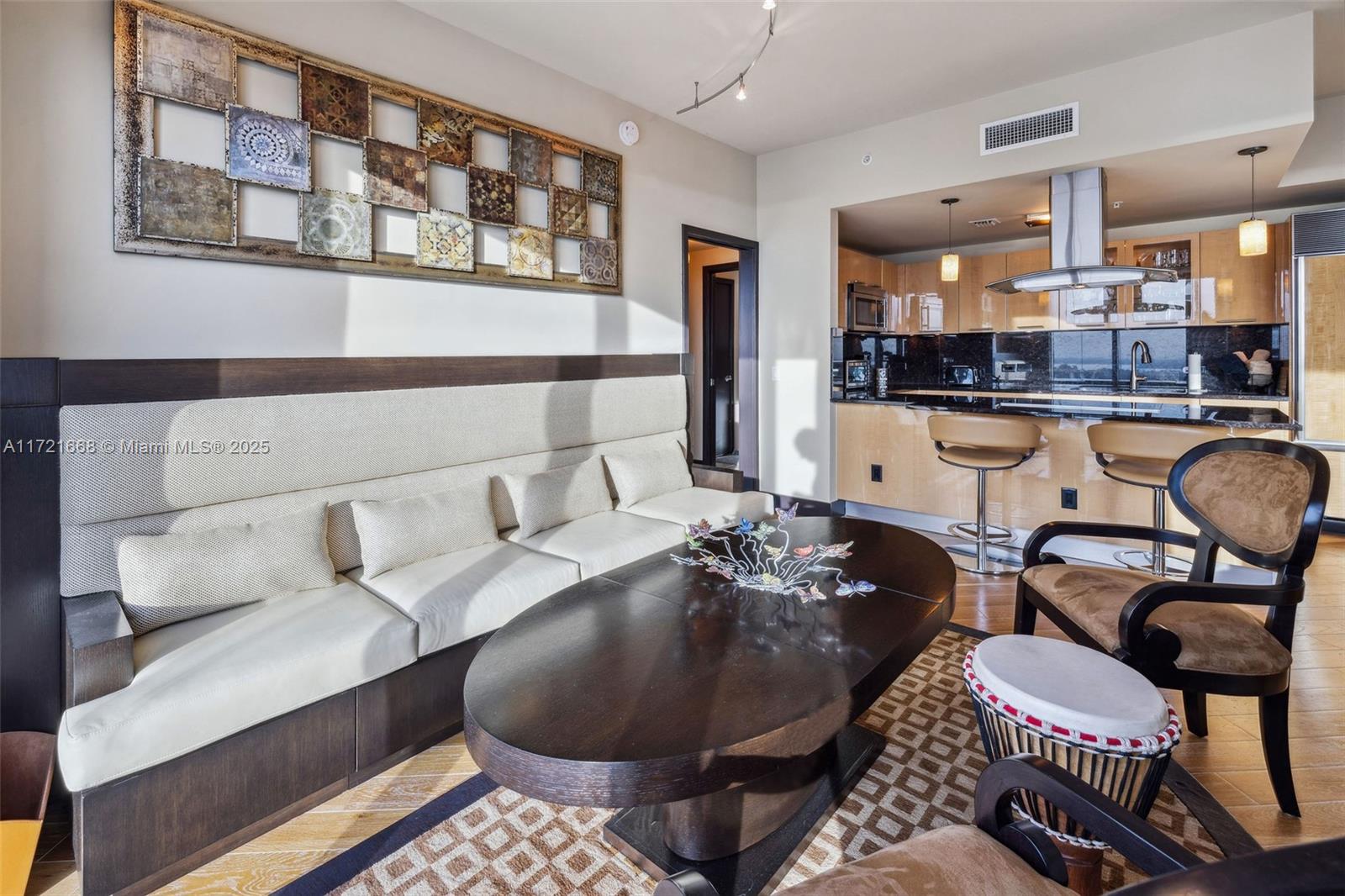 6899 Collins Ave # 2003