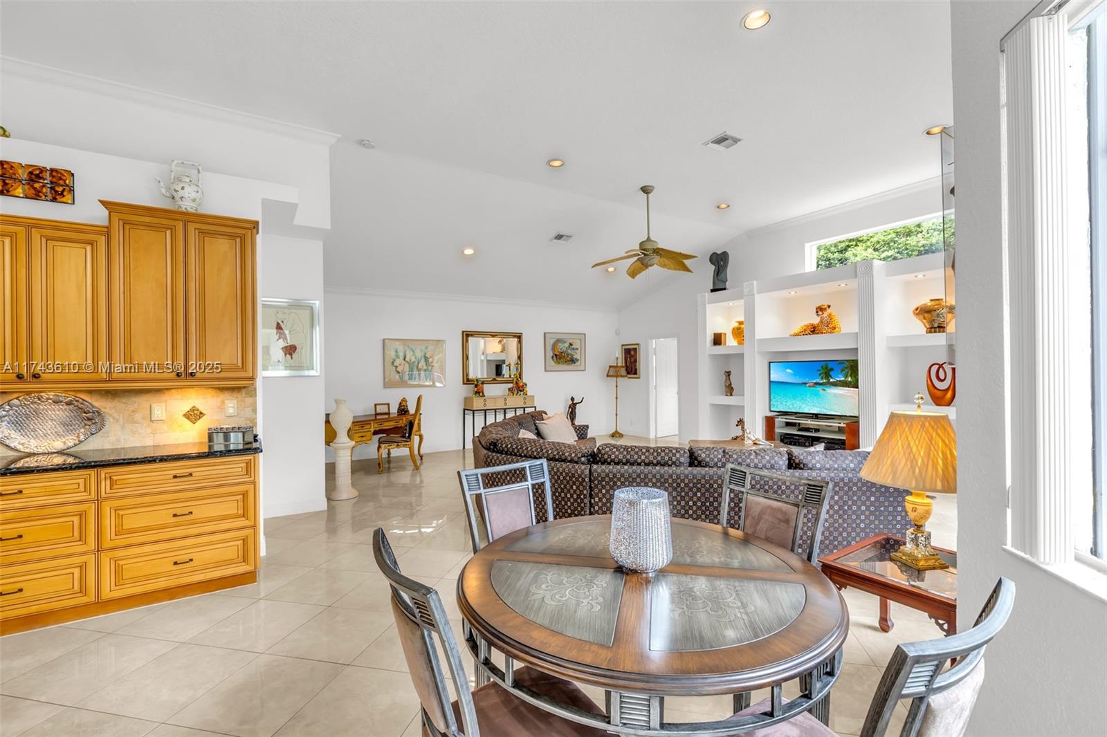 3114 Lakewood Cir