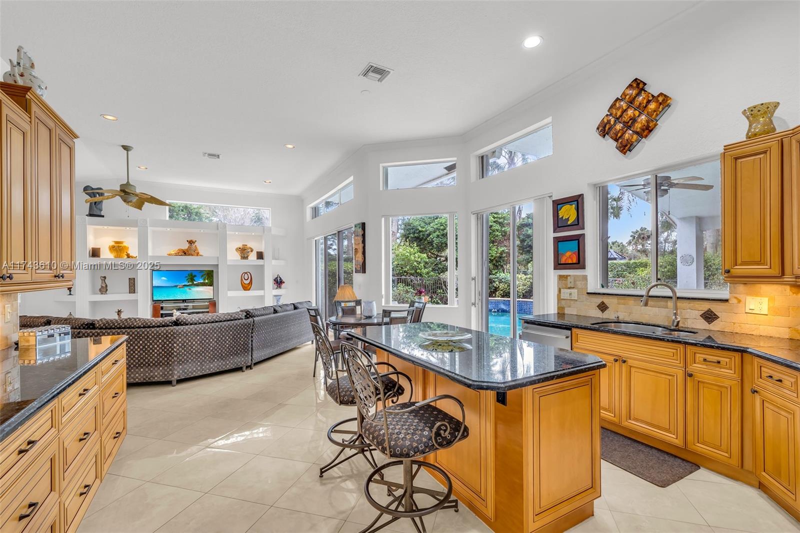 3114 Lakewood Cir