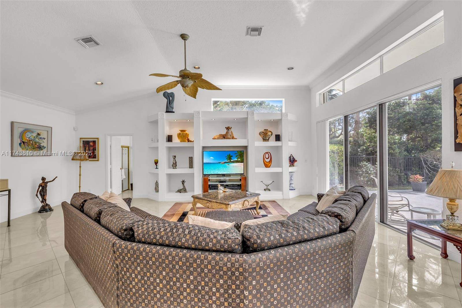 3114 Lakewood Cir