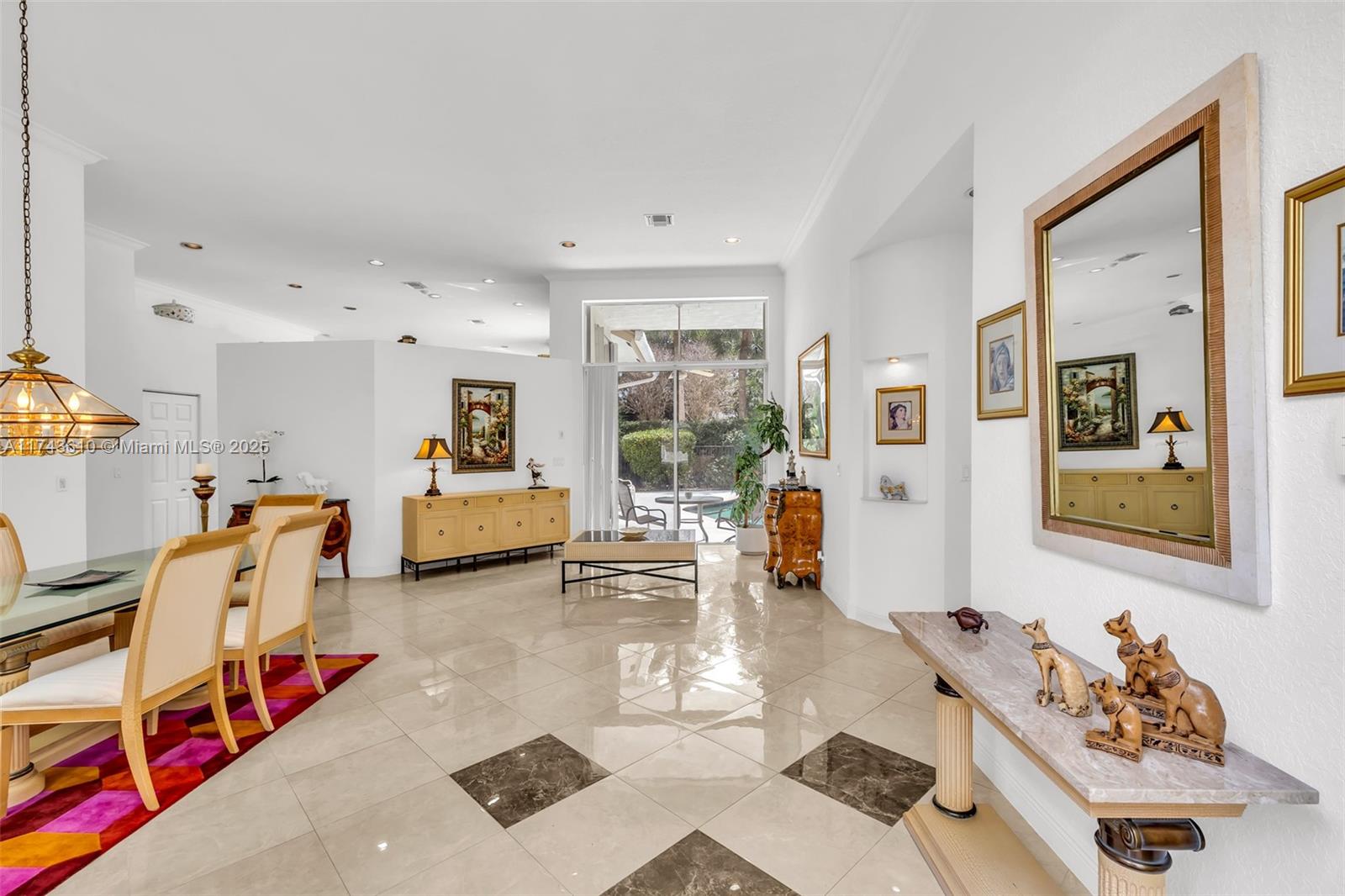 3114 Lakewood Cir