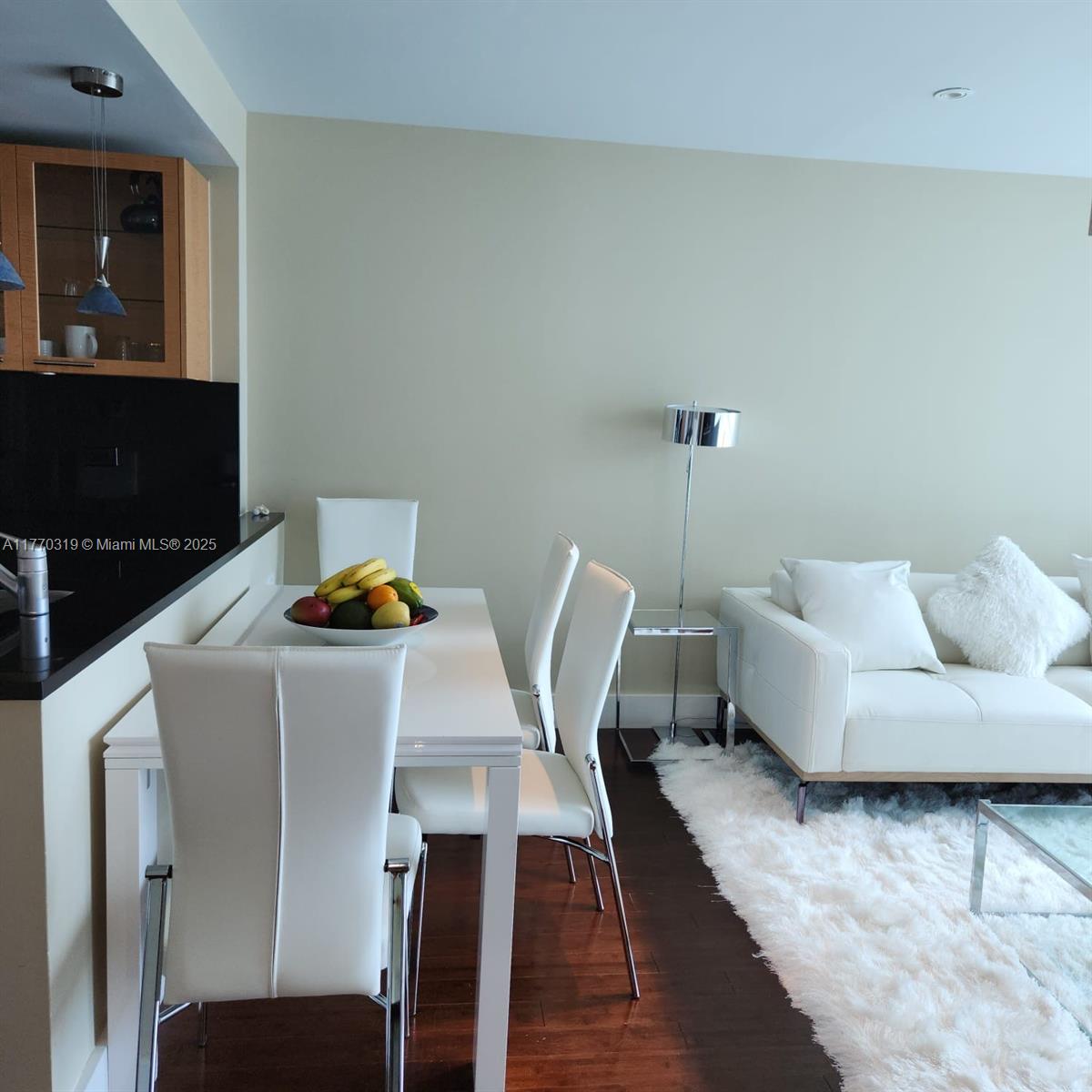 6801 Collins Ave Unit: 1214(door1203)