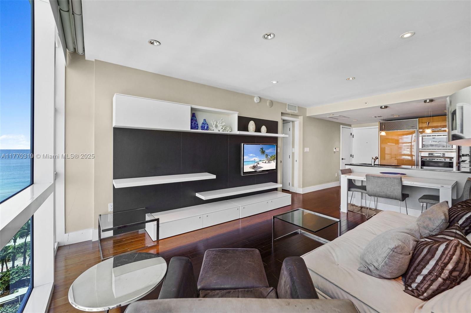 6801 Collins Ave Unit: 1214(door1203)