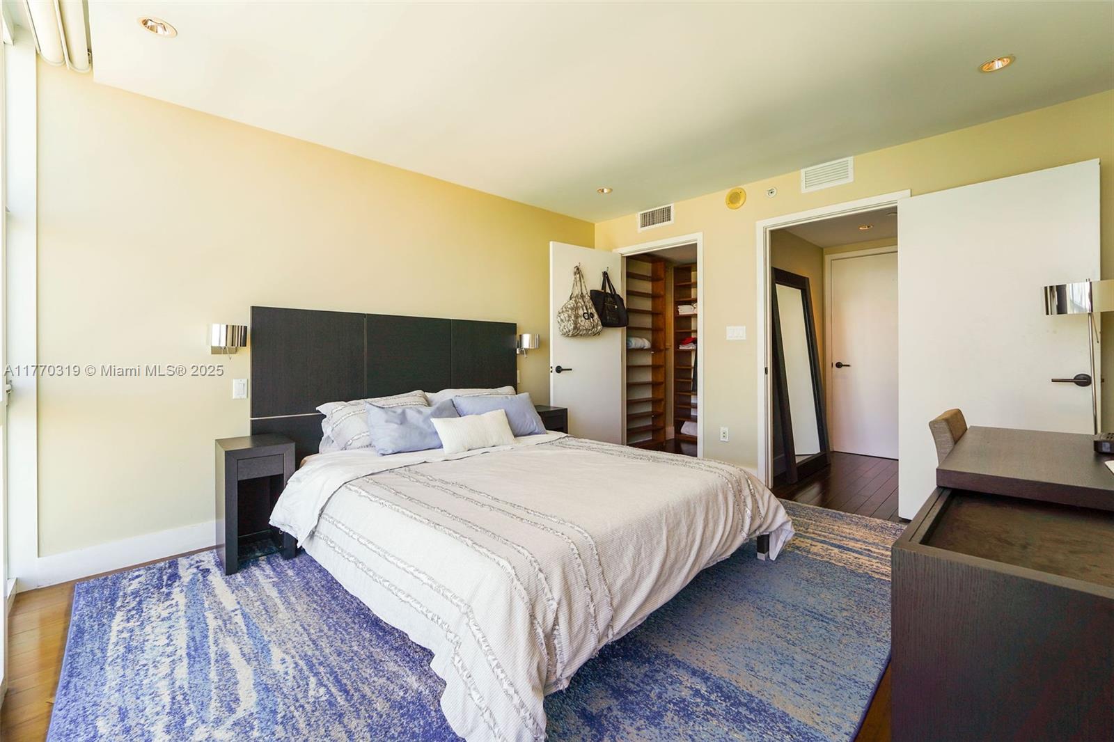 6801 Collins Ave Unit: 1214(door1203)