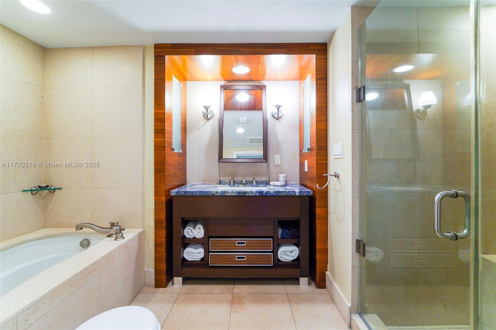 6801 Collins Ave Unit: 1214(door1203)