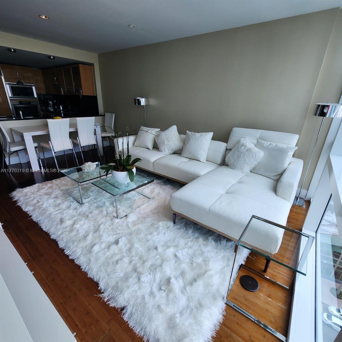 6801 Collins Ave Unit: 1214(door1203)