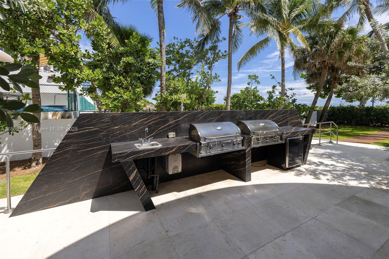 6365 Collins Ave # 2703