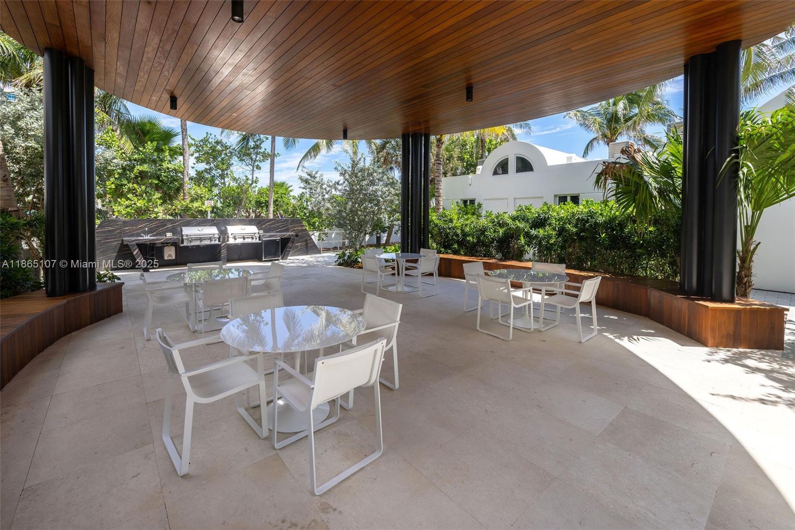 6365 Collins Ave # 2703