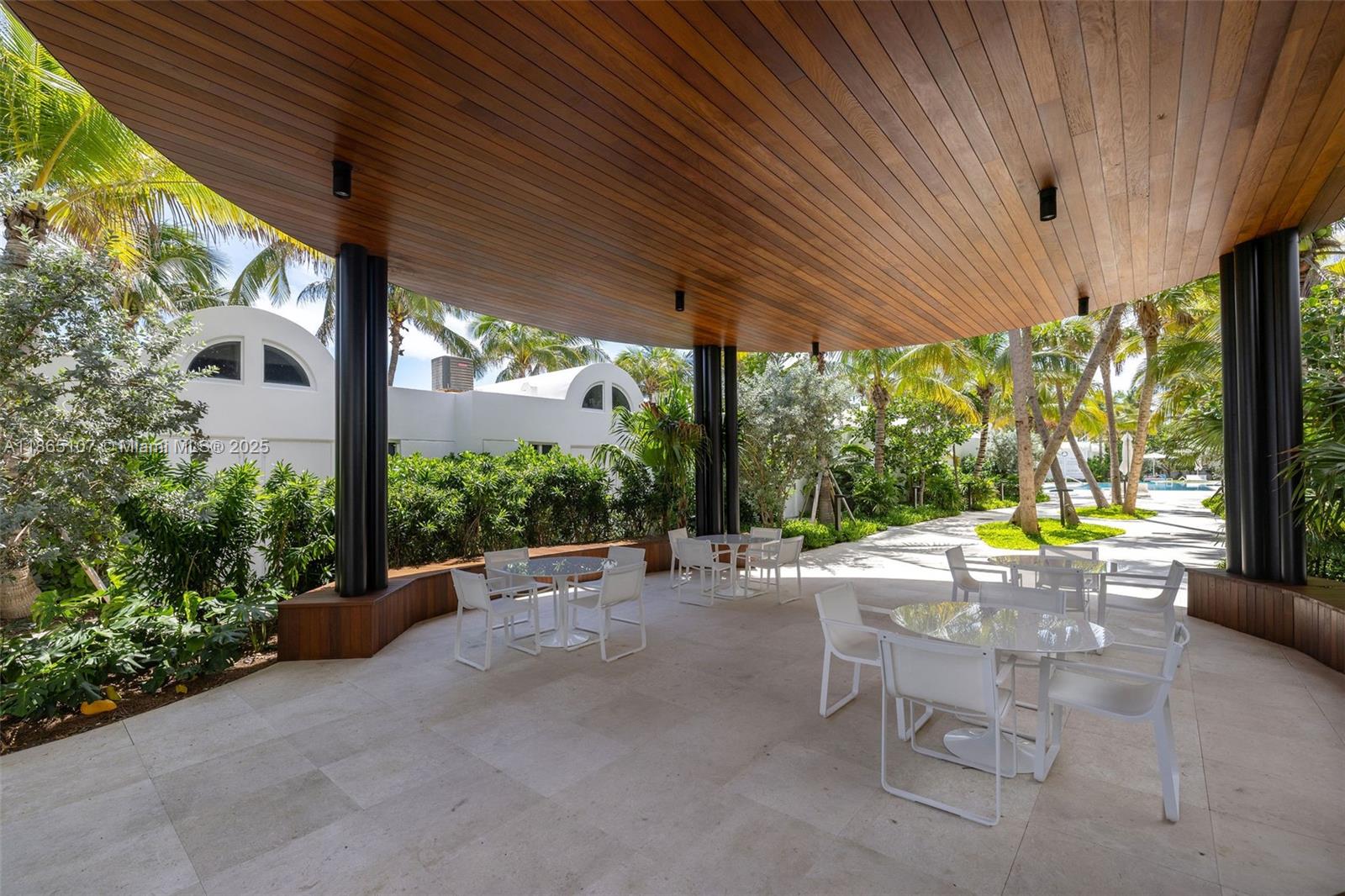 6365 Collins Ave # 2703