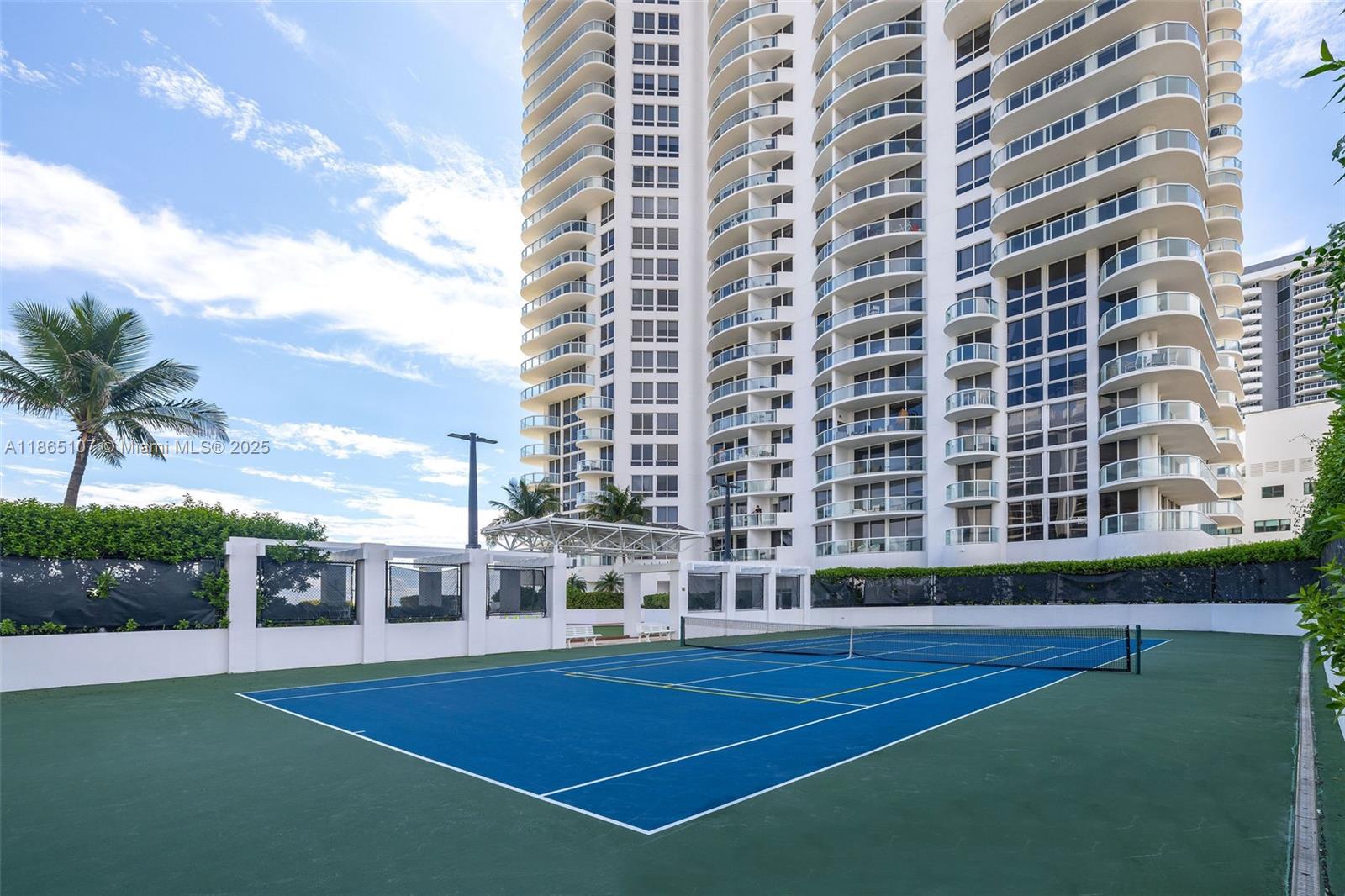 6365 Collins Ave # 2703