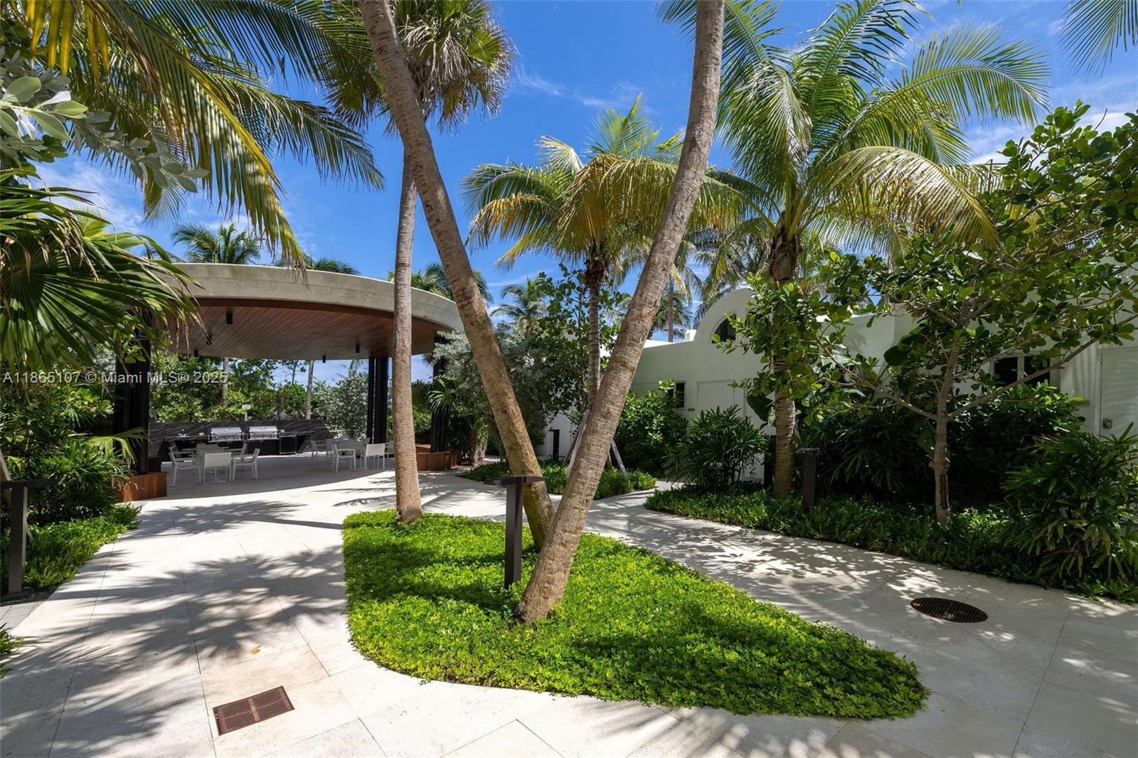 6365 Collins Ave # 2703
