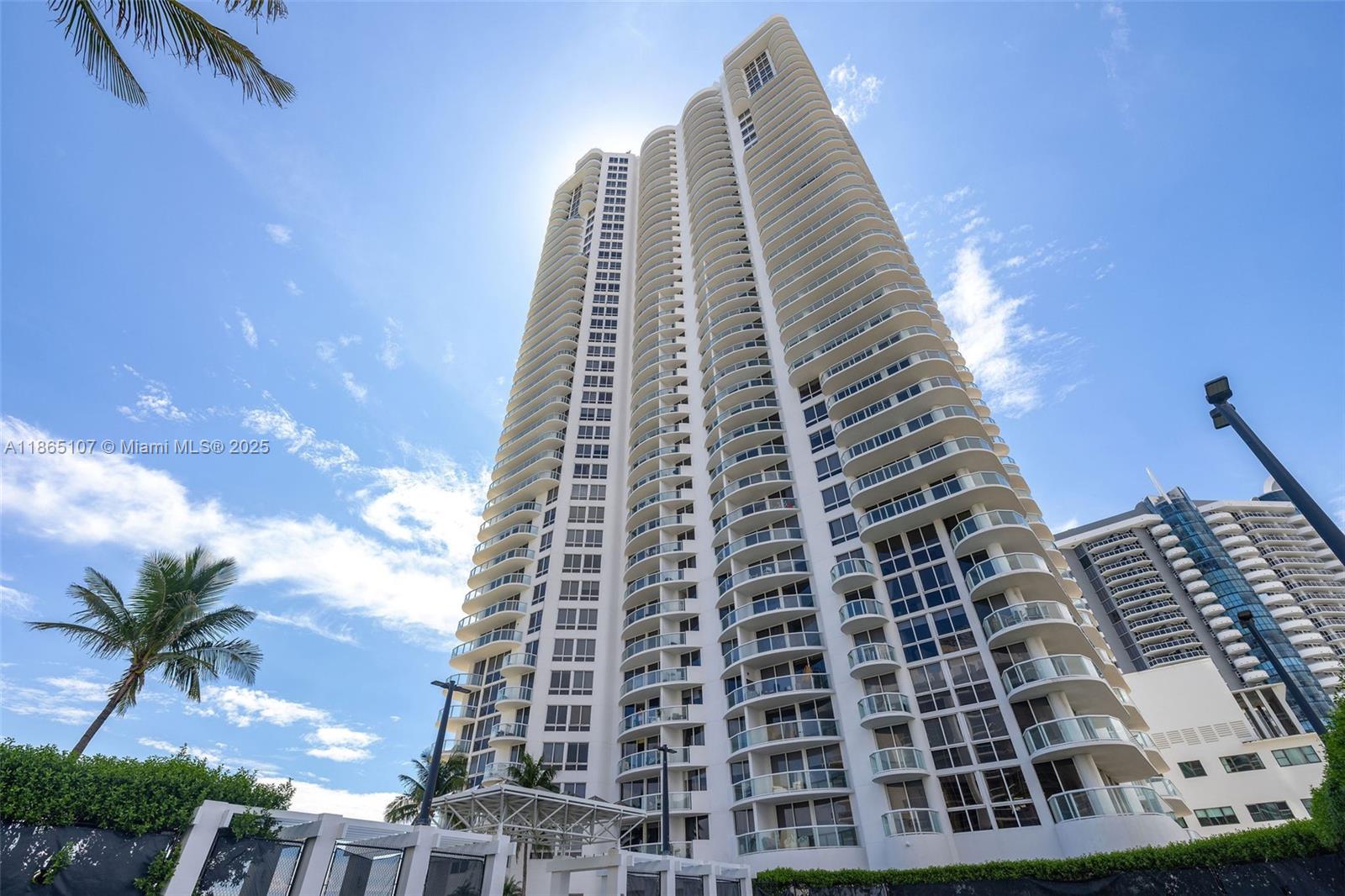 6365 Collins Ave # 2703