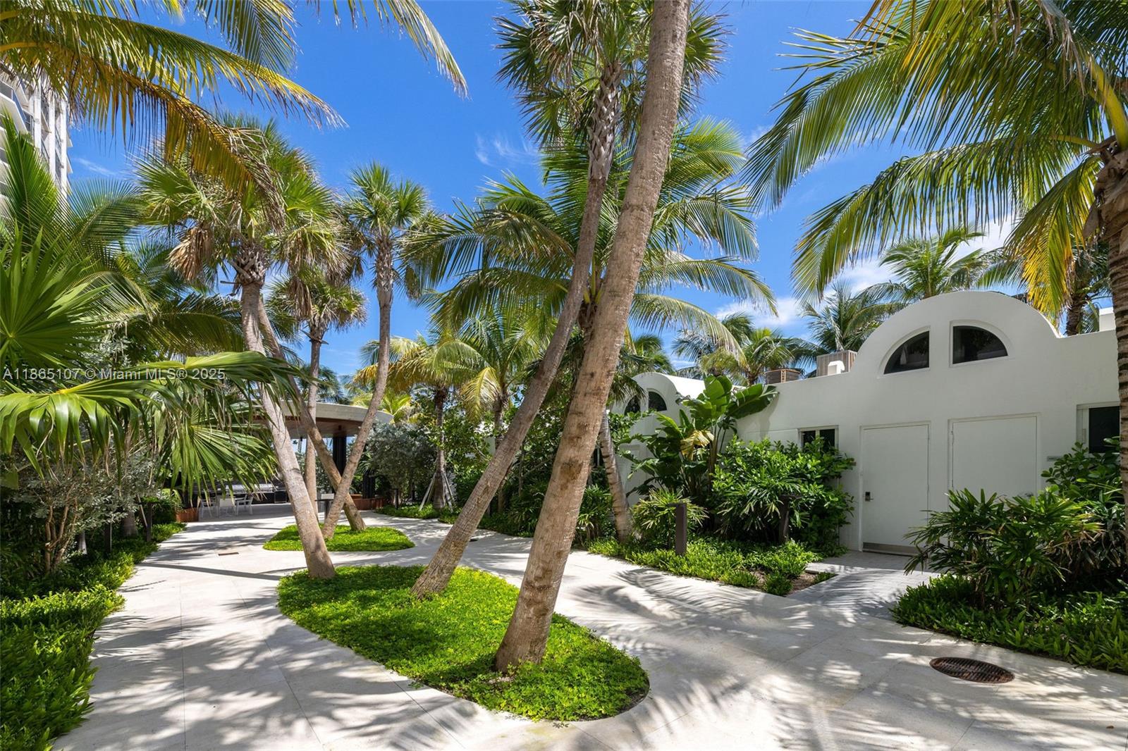 6365 Collins Ave # 2703