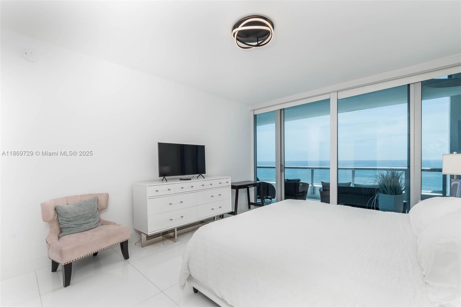 6799 Collins Ave # 1704