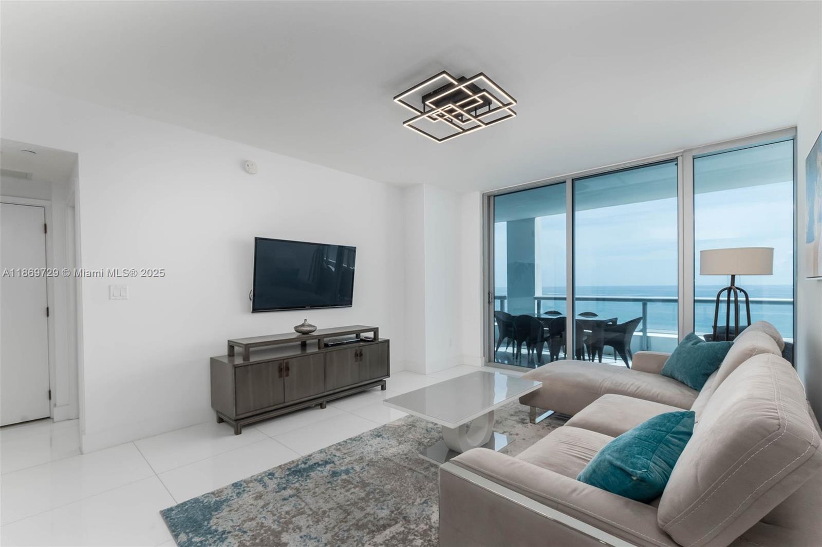 6799 Collins Ave # 1704