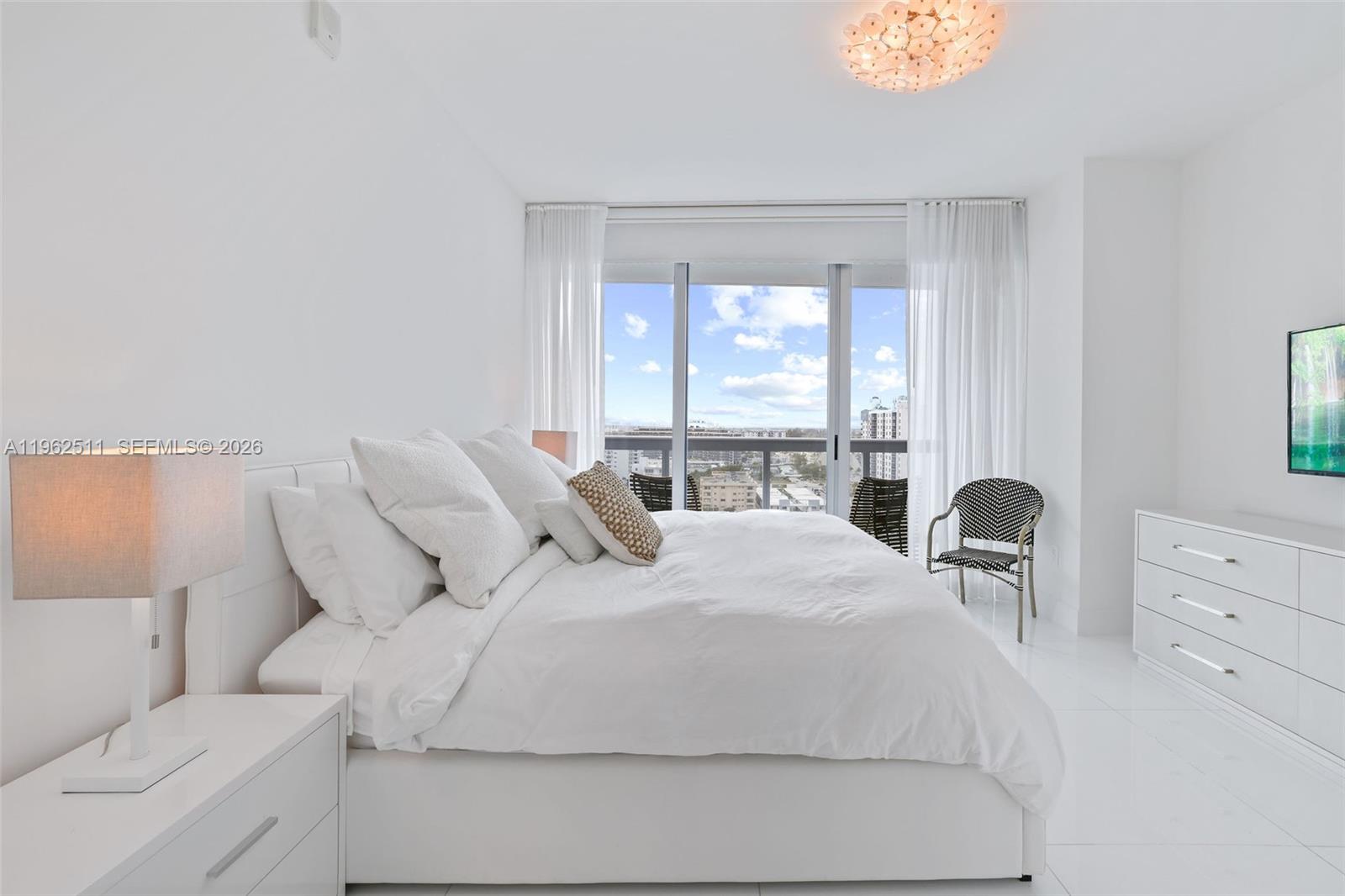 6899 Collins Ave # 1410