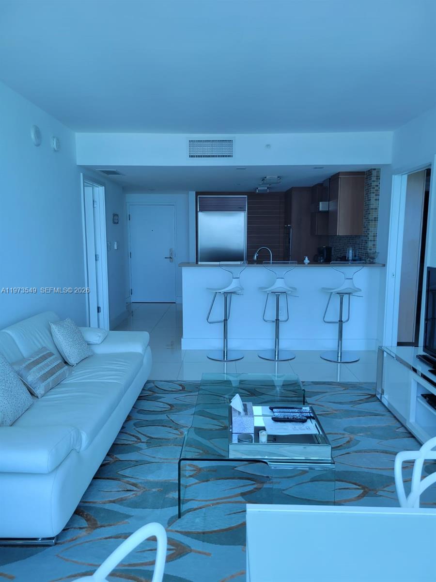 6801 Collins Ave Unit: LPH06 Doorlph14