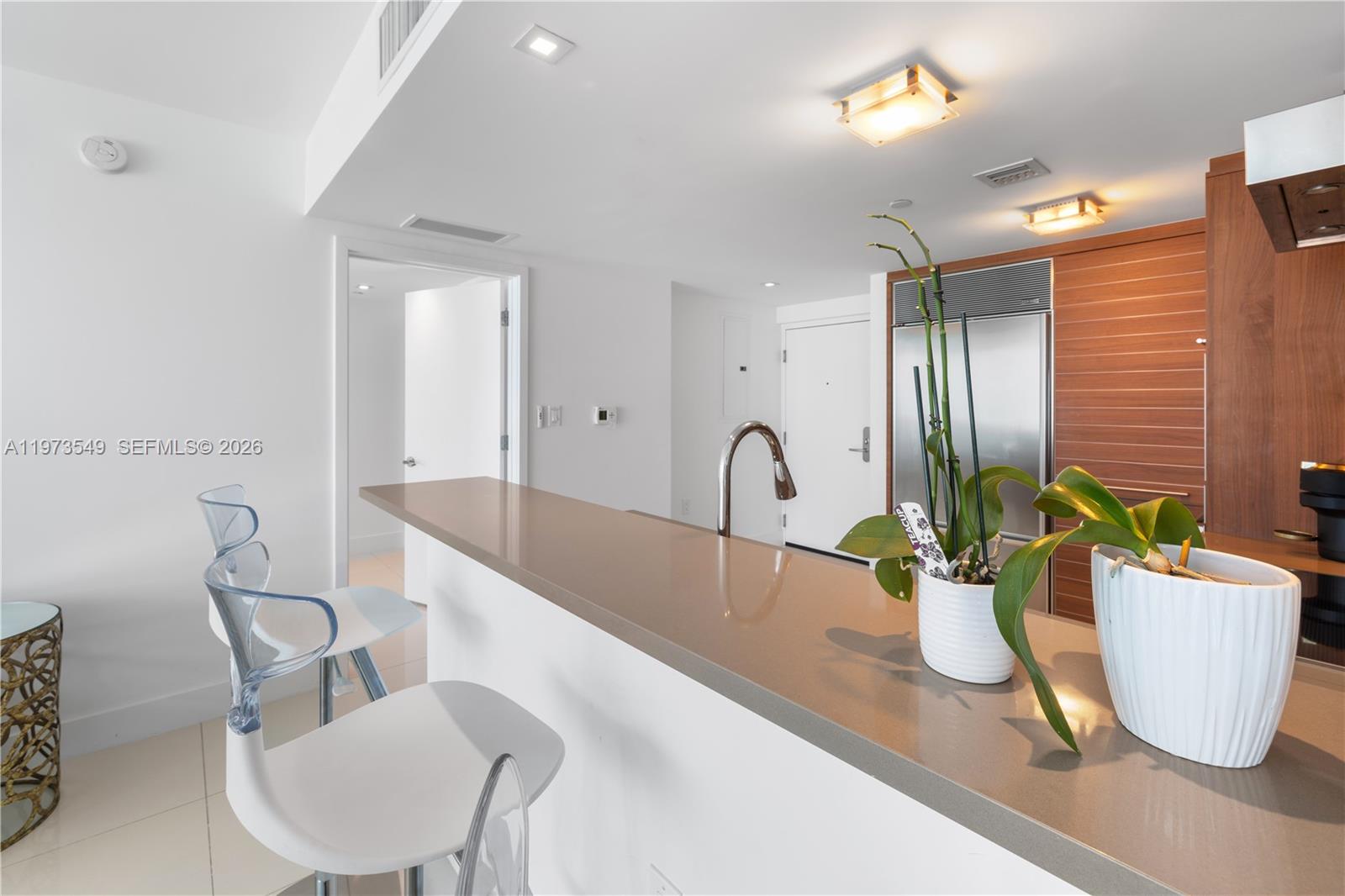6801 Collins Ave Unit: LPH06 Doorlph14
