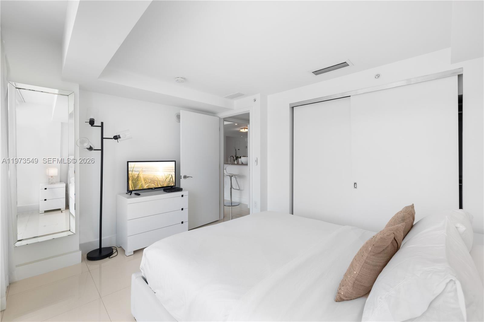 6801 Collins Ave Unit: LPH06 Doorlph14