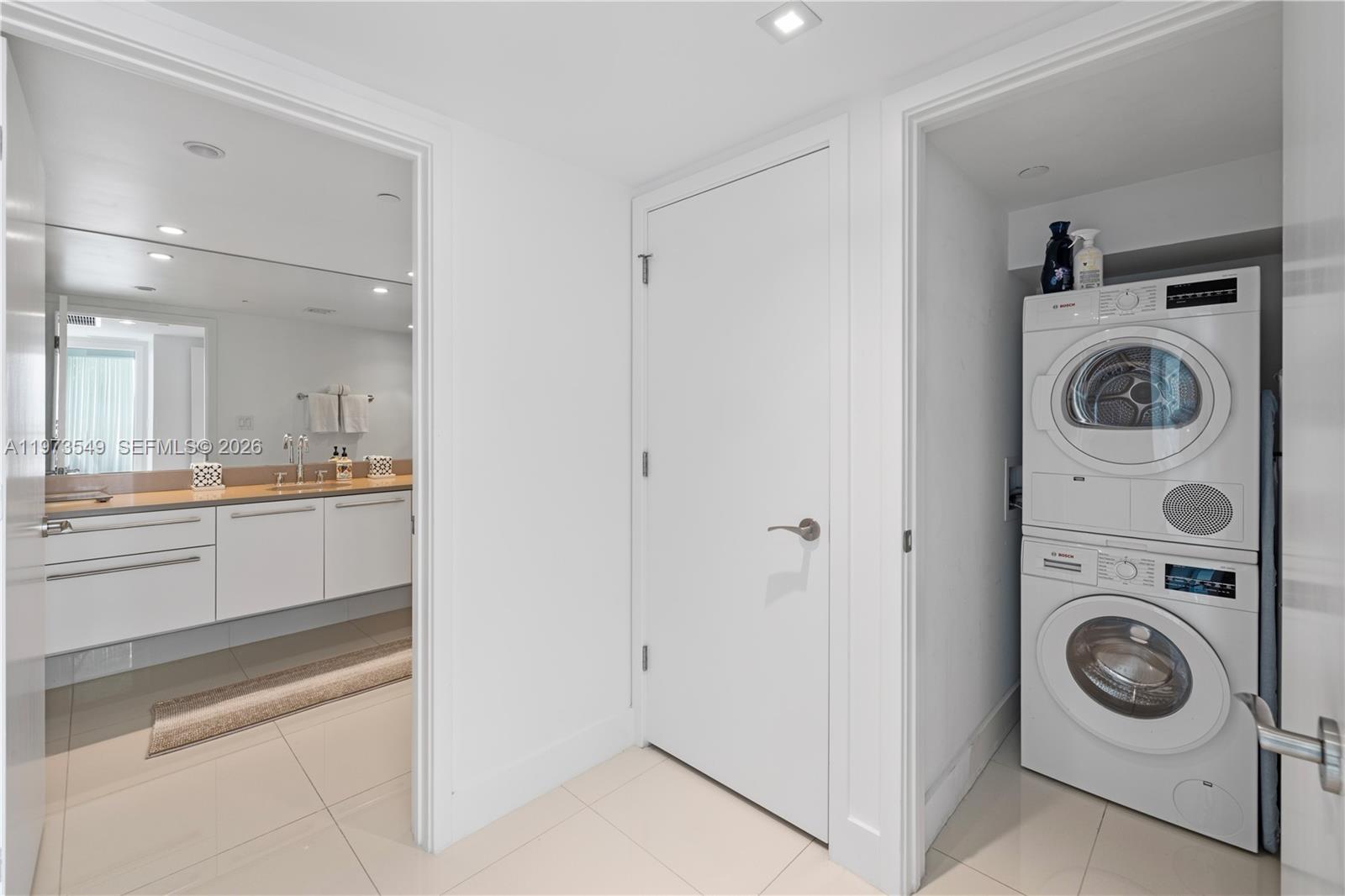 6801 Collins Ave Unit: LPH06 Doorlph14