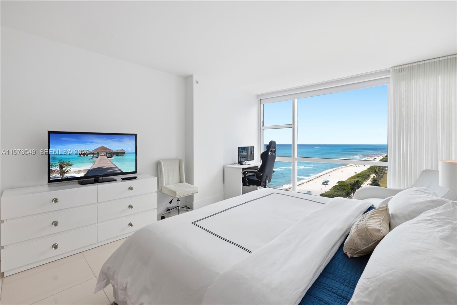 6801 Collins Ave Unit: LPH06 Doorlph14
