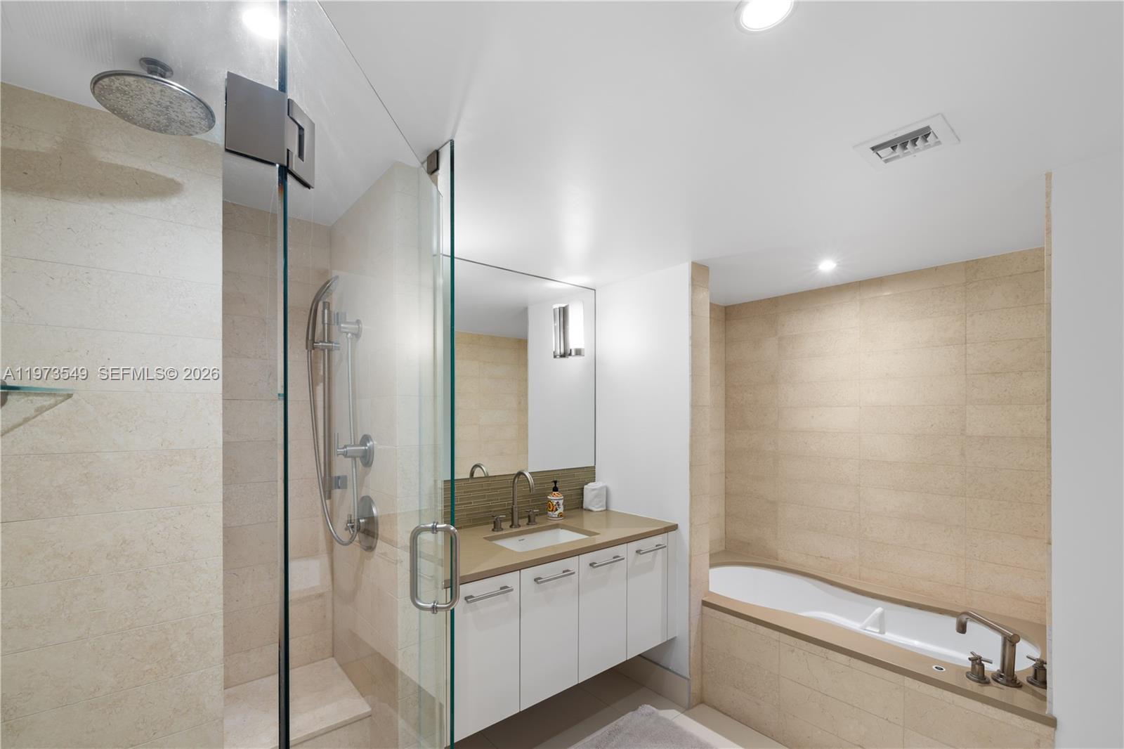 6801 Collins Ave Unit: LPH06 Doorlph14