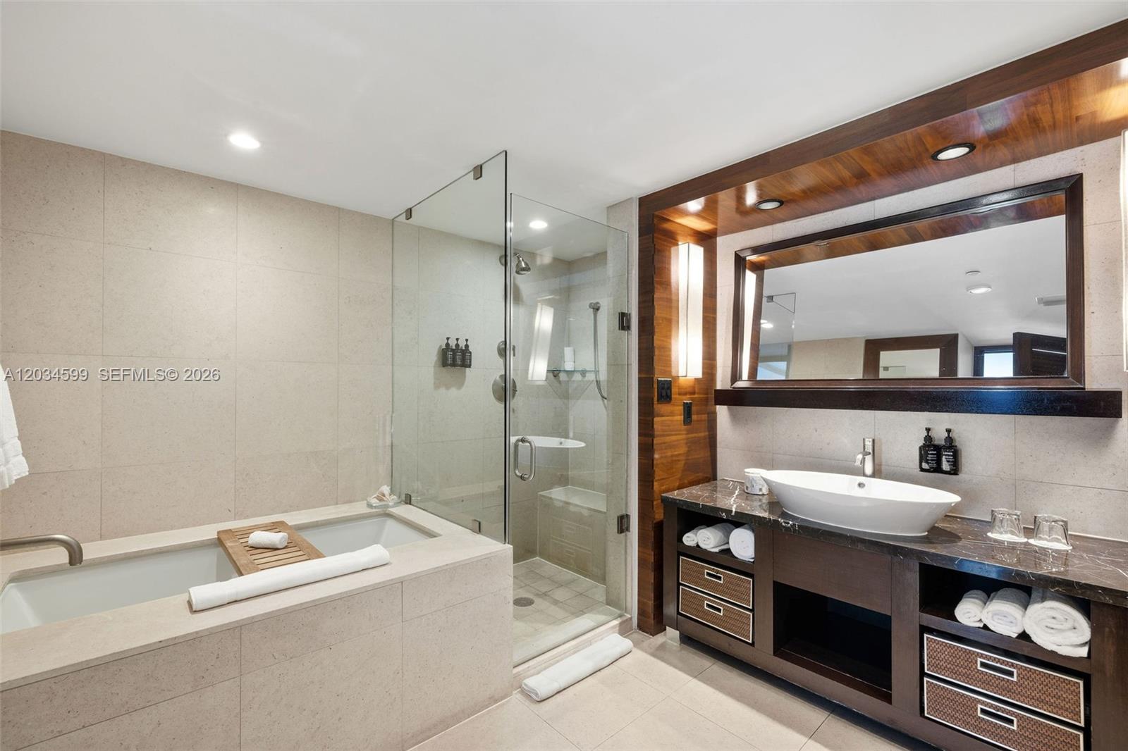 6801 Collins Ave # 1010