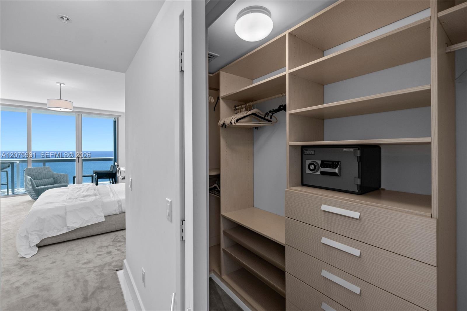 6899 Collins Ave # 1602