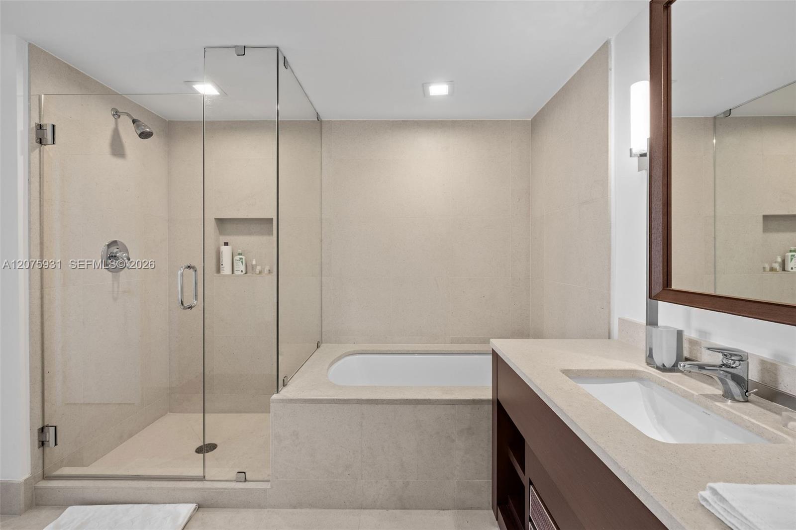 6899 Collins Ave # 1602