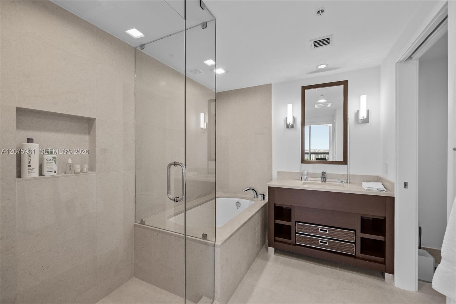 6899 Collins Ave # 1602