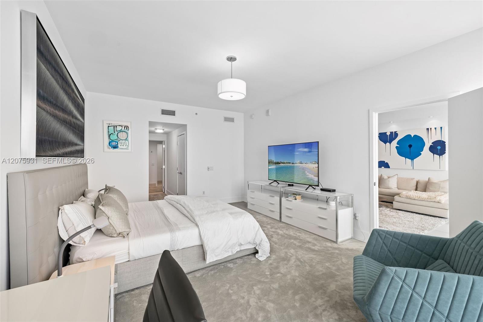6899 Collins Ave # 1602