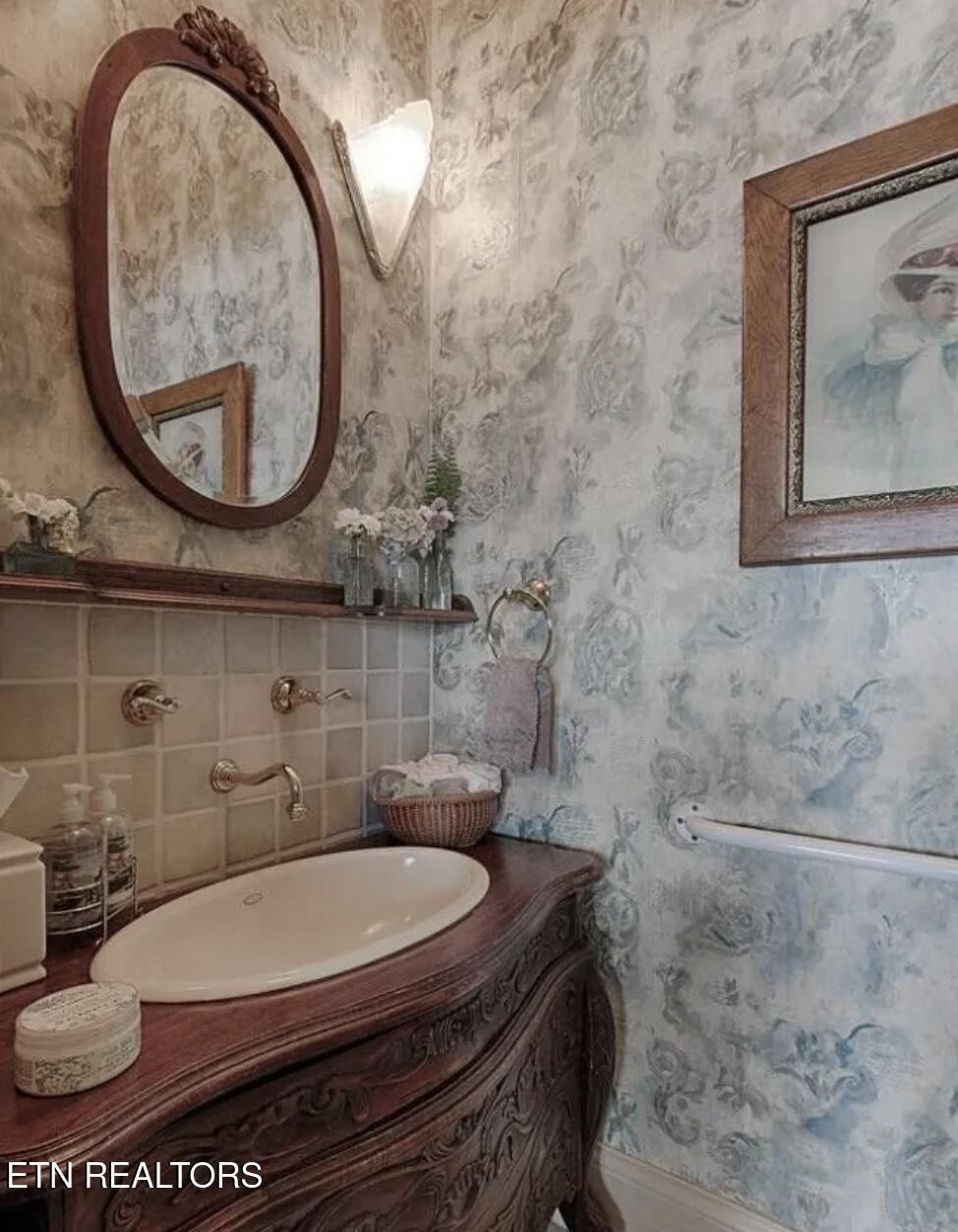 1169 Little Round Top Way