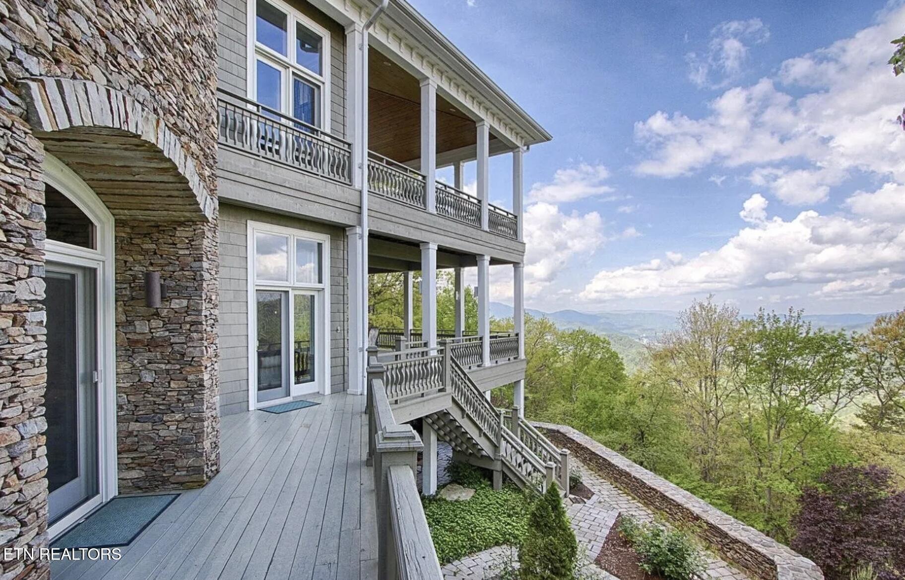 1169 Little Round Top Way