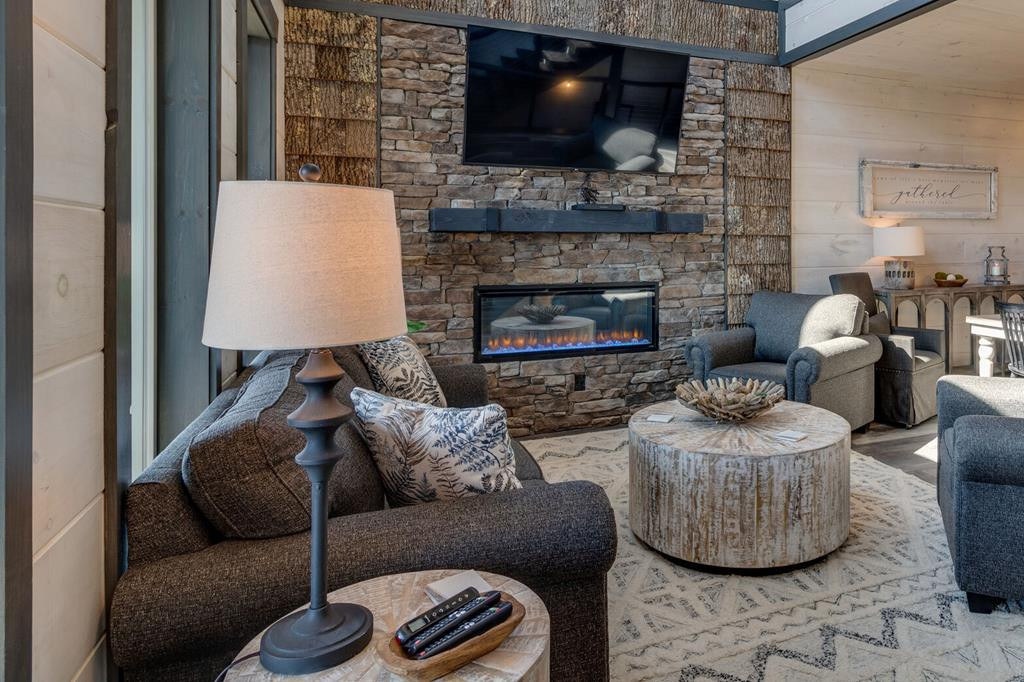 302 Rambling Creek Way Way