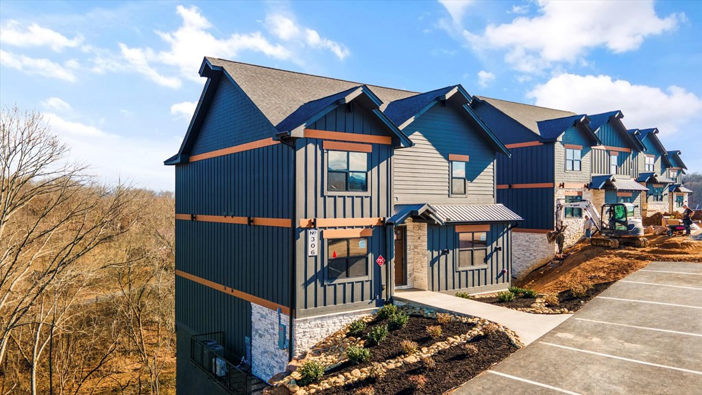 320 Rambling Creek Way Way