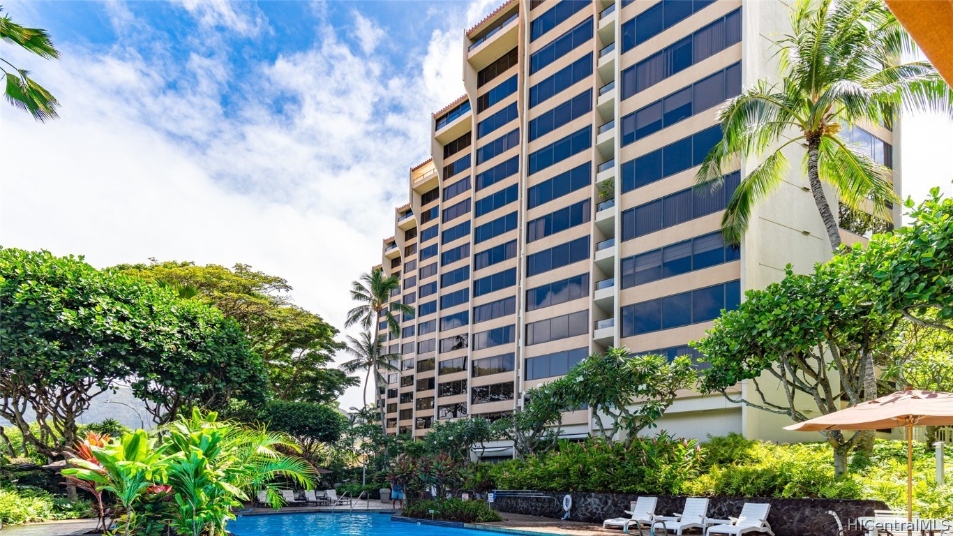 555 Hahaione Street Unit: 3D