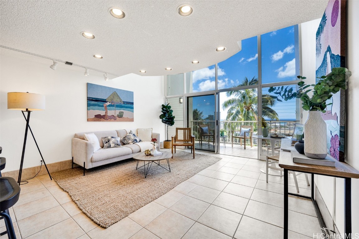 666 Prospect Street Unit: I406