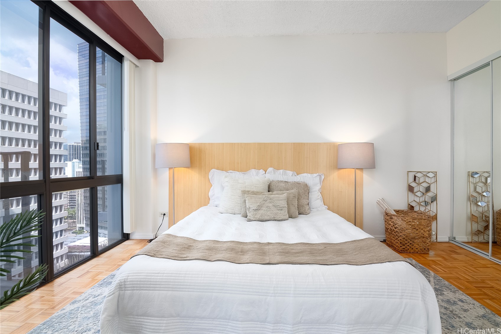 225 Queen Street 22E