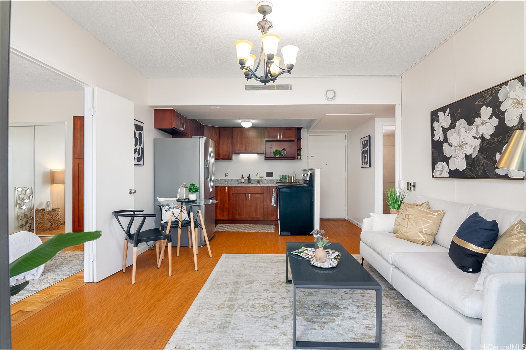 225 Queen Street 22E
