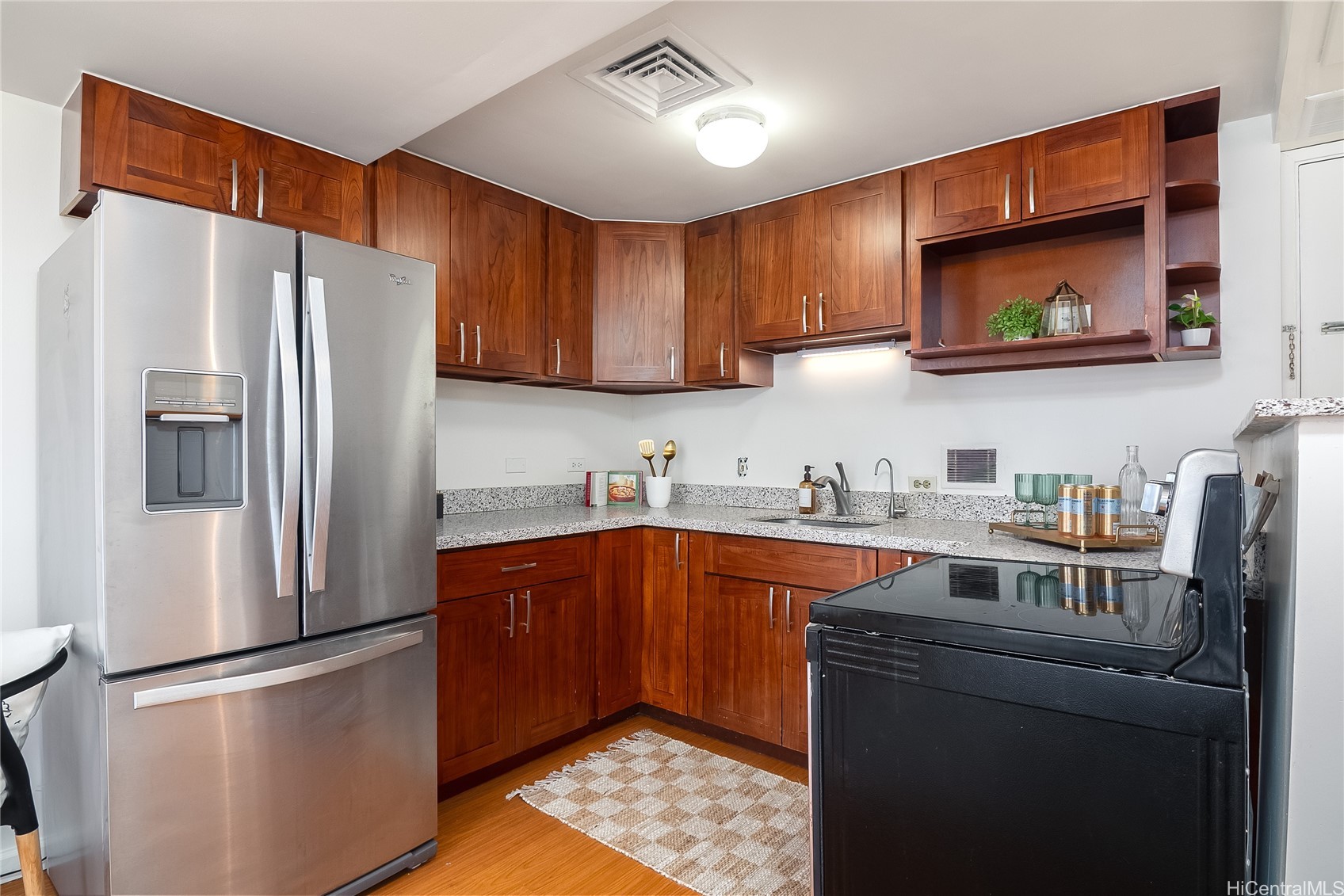 225 Queen Street 22E