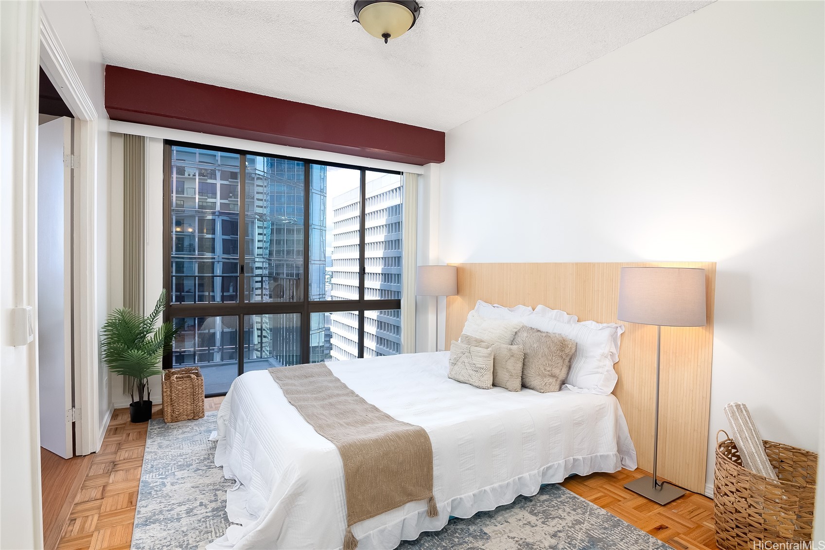 225 Queen Street 22E