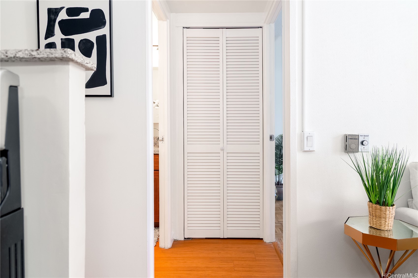 225 Queen Street 22E