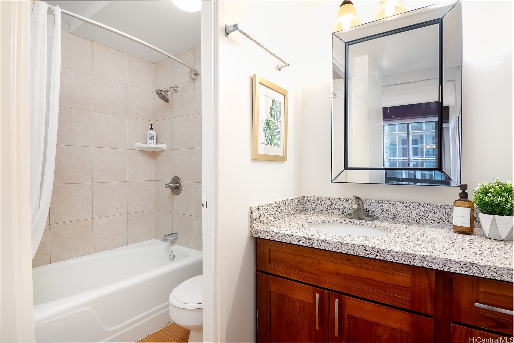 225 Queen Street 22E