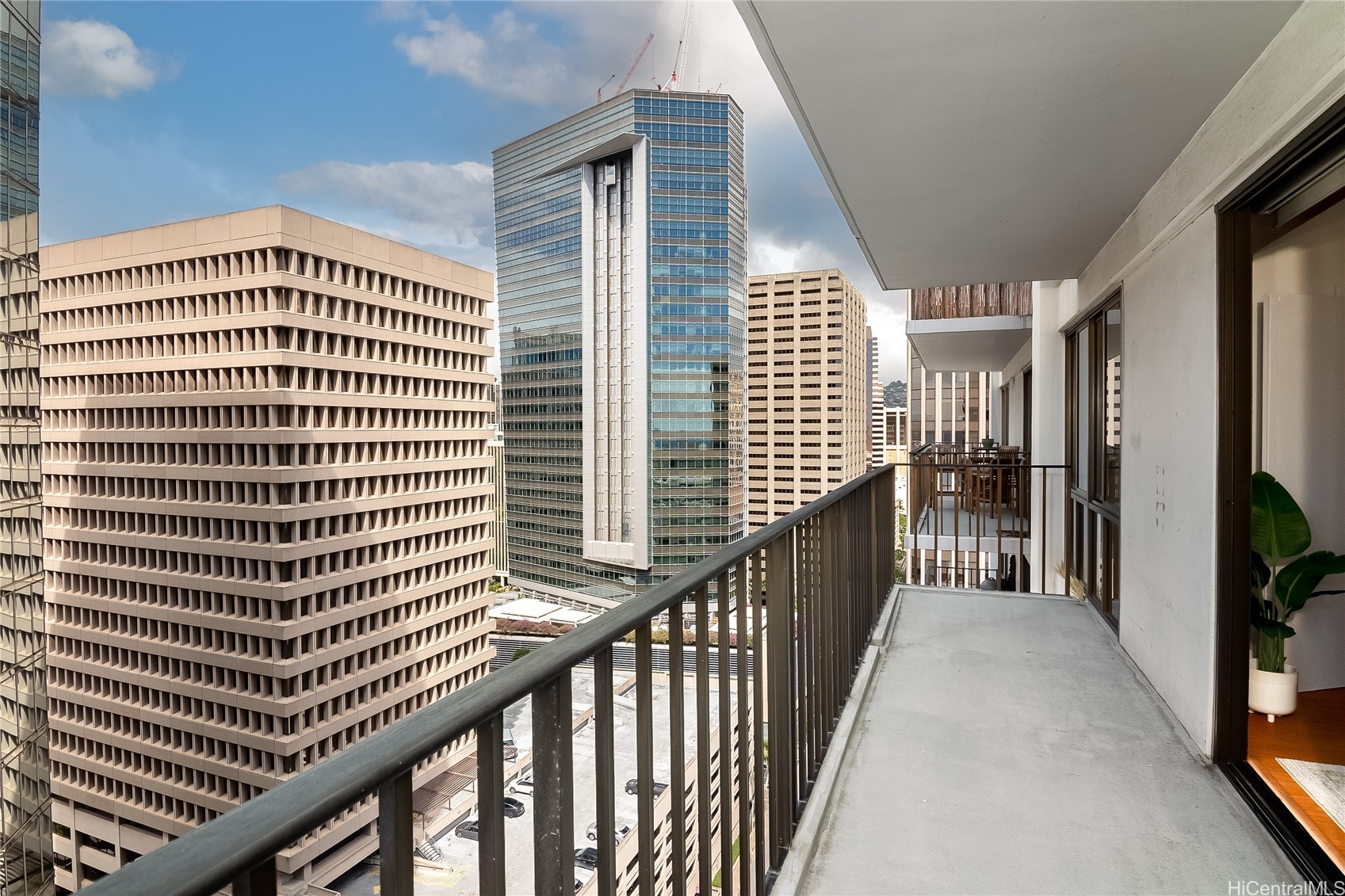 225 Queen Street 22E
