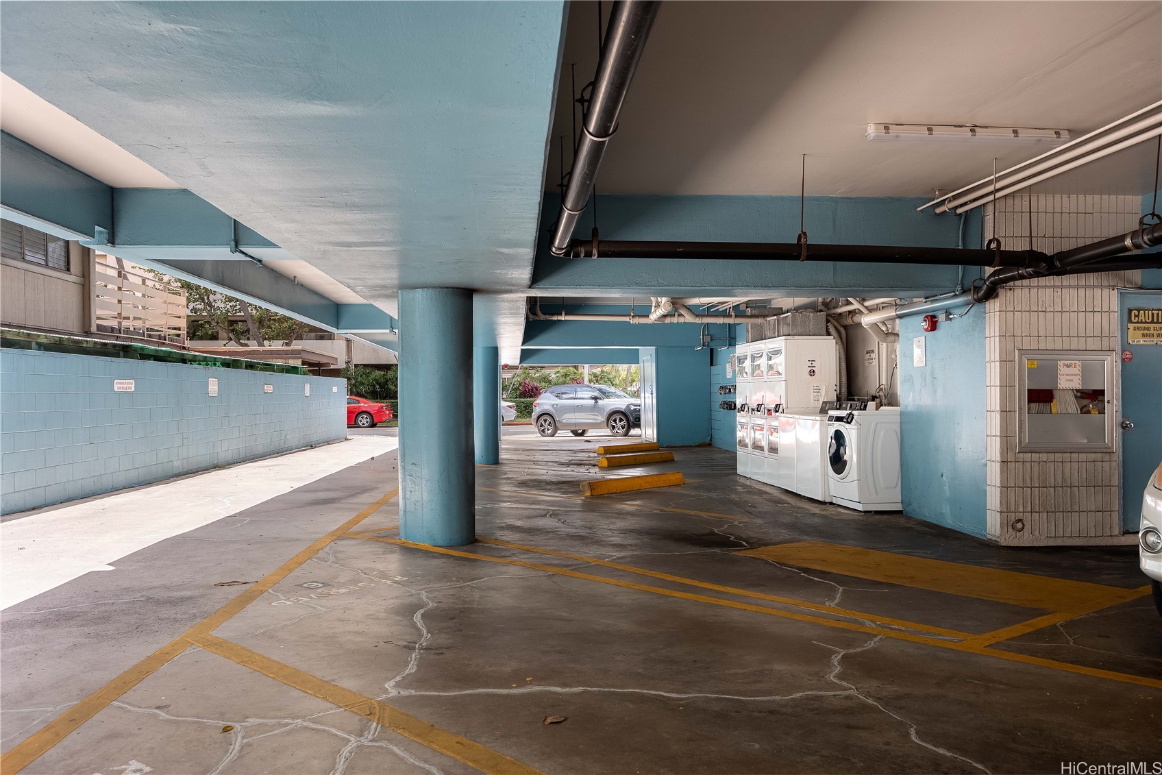 441 Lewers Street 301