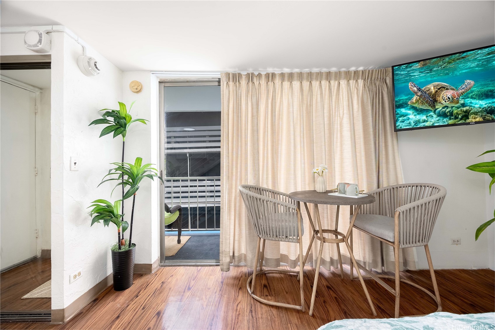 441 Lewers Street 301