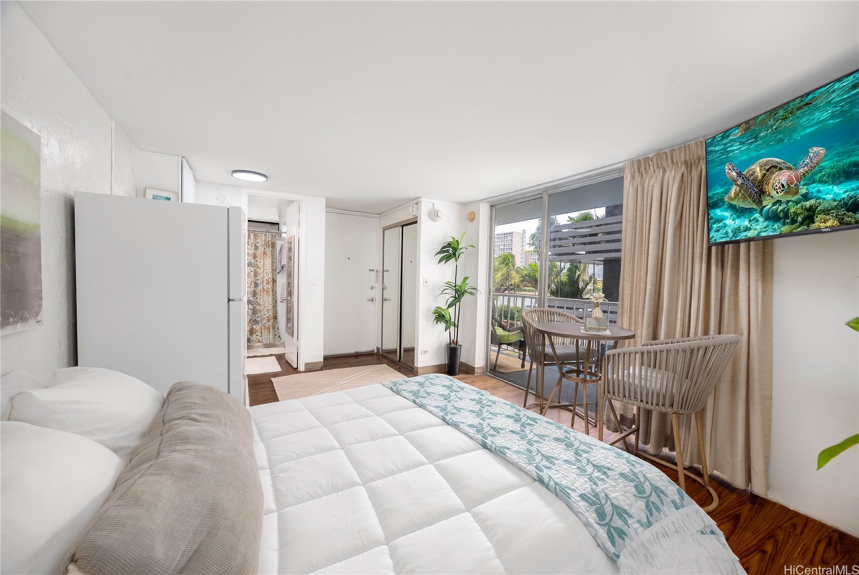 441 Lewers Street 301